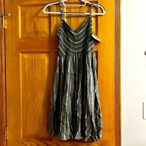 Brand new womens size M stretch woven stripped casual dress.